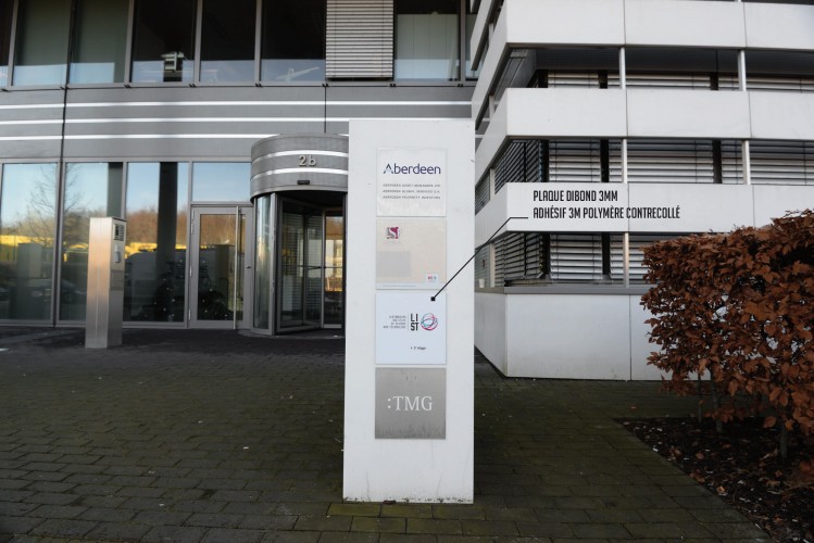 LIST_Ext_Totem_Plaque_1